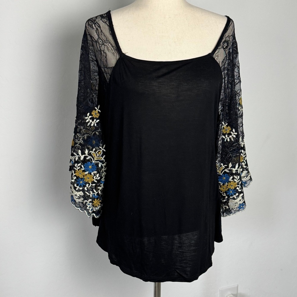 Akemi + Kin Anthropologie Black Lace Embroidered Sleeve Blouse Square Neck L